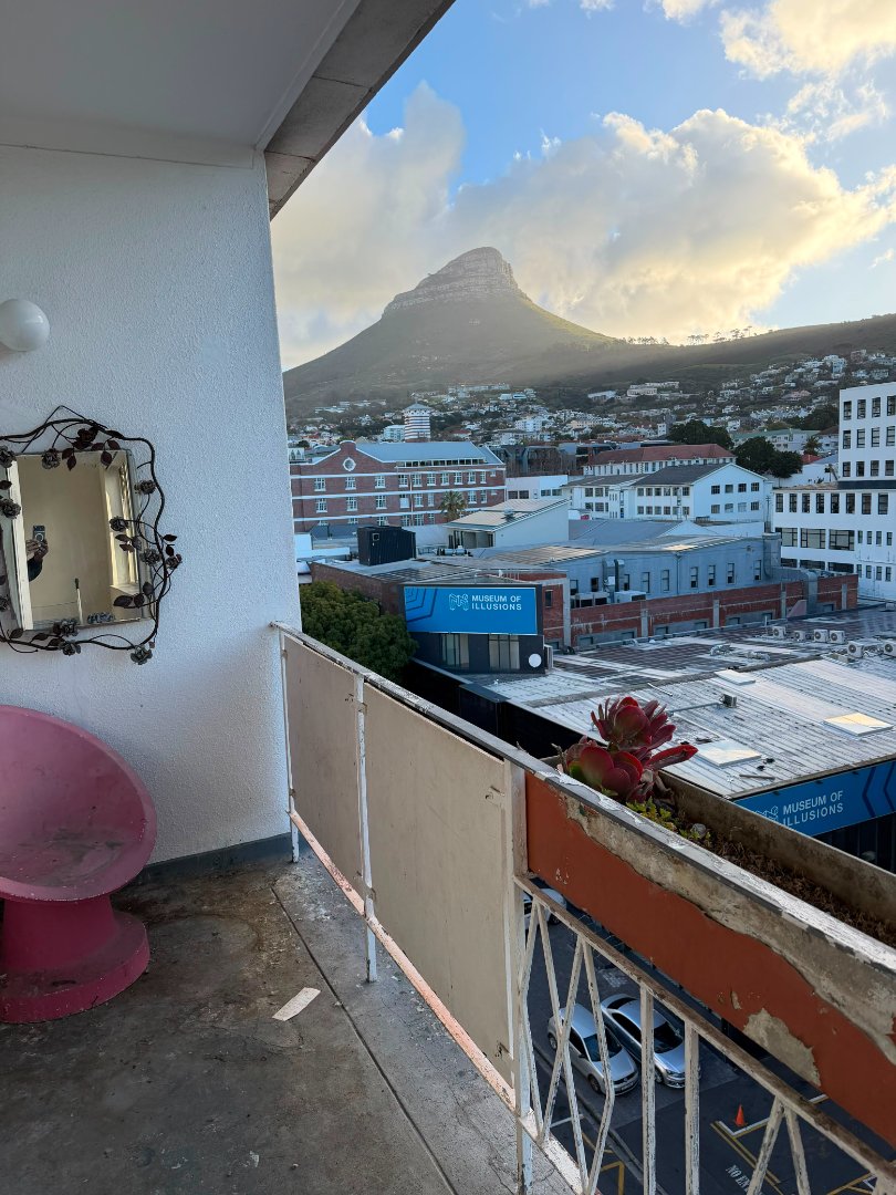 1 Bedroom Property for Sale in Gardens Western Cape